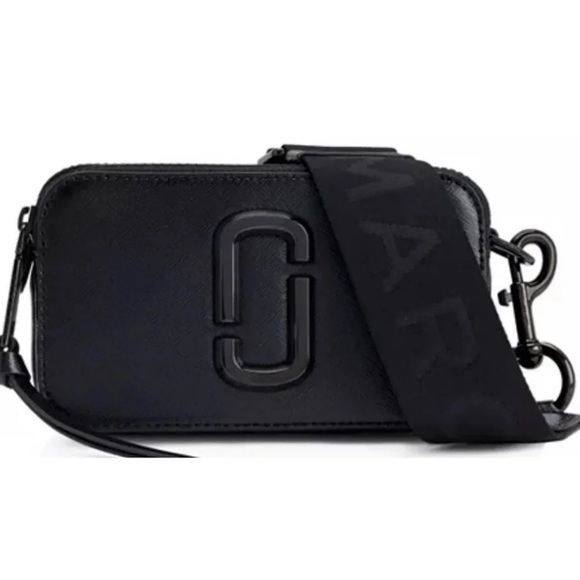 Marc Jacobs Handbags - Marc jacobs snapshot black bag